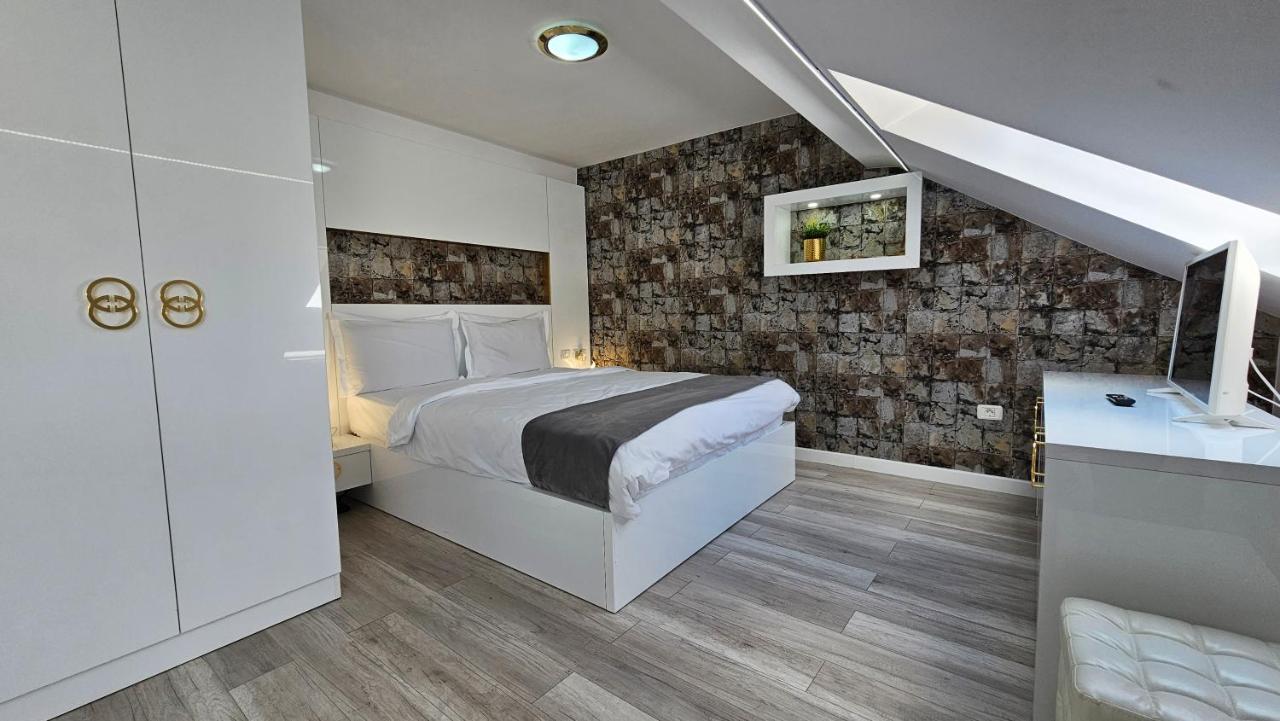 Bed and Breakfast Colt De Rai Решица Экстерьер фото
